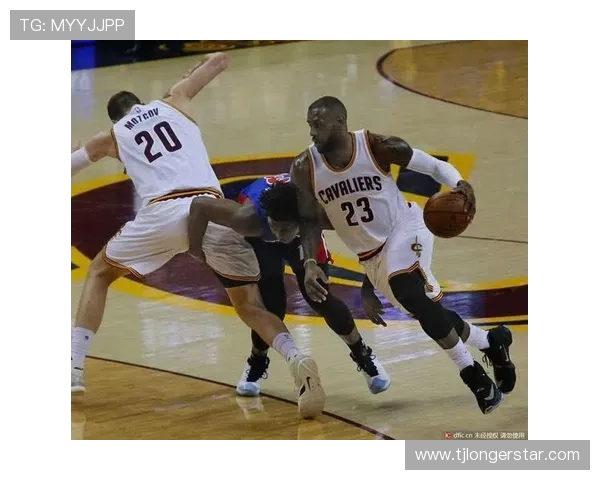 夏季联赛精彩对决湖人队与活塞队的激烈碰撞与战术较量